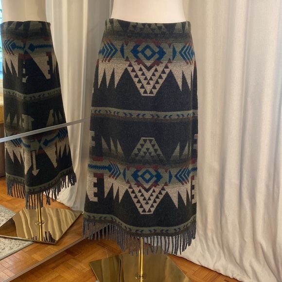 True Grit Women’s Blanket Fringe Skirt Size 8 Southwestern Tribal Wool Blend - Picture 3 of 17